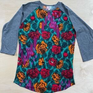 Lularoe Randy Baseball Style Tee size Small (CT)